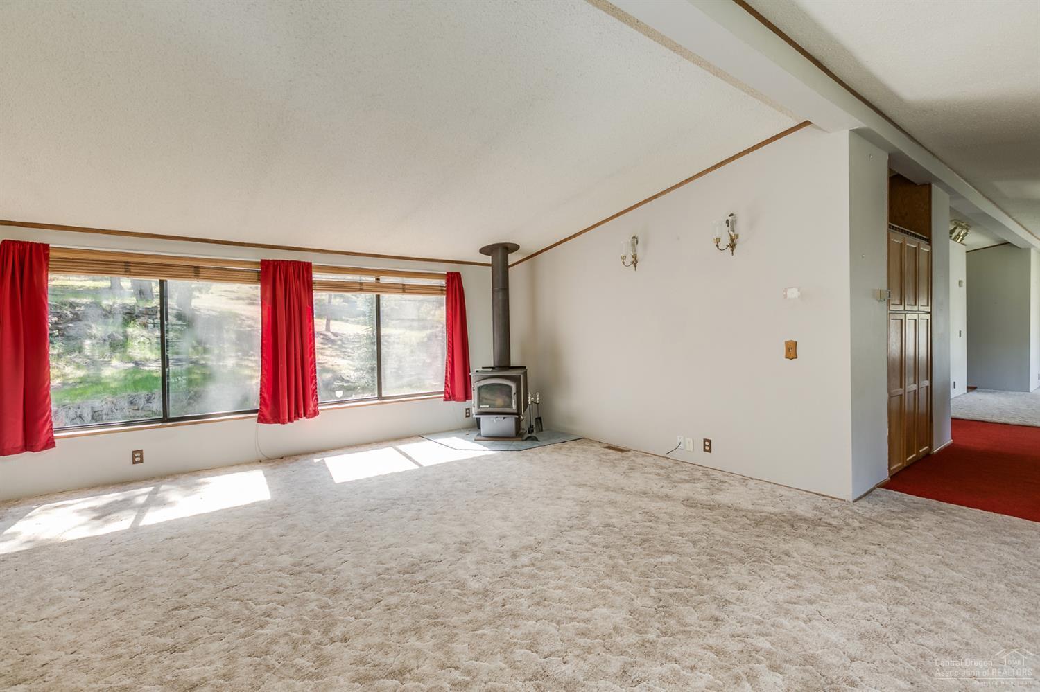 60885 Raintree Court Bend, OR 97702 - Photo 9 of 24 Additional Photo