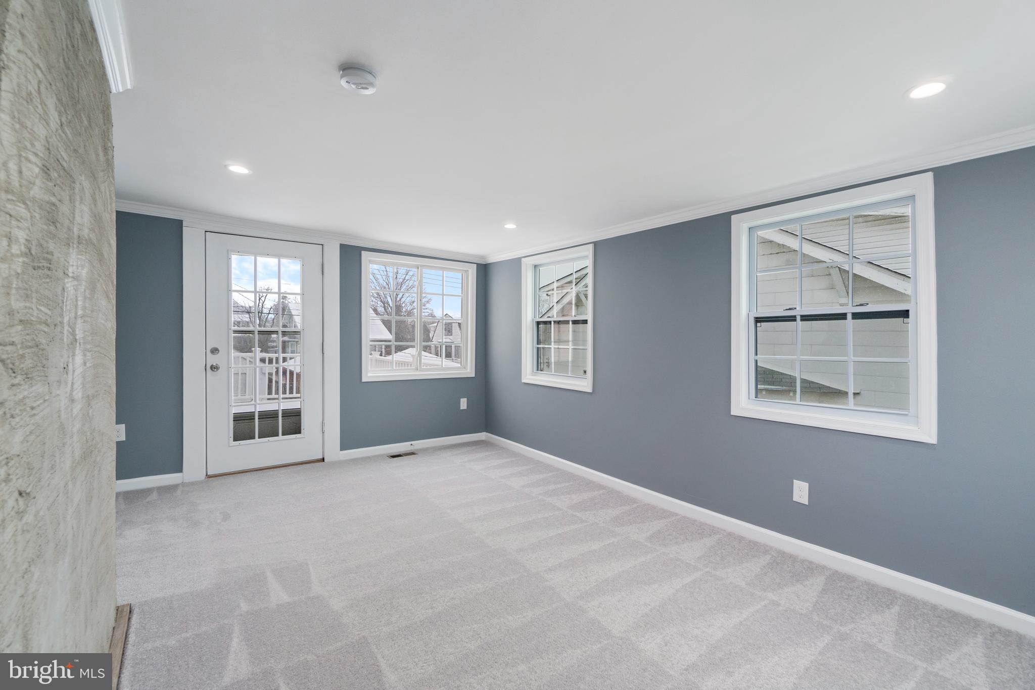 3602 Grantley Road Baltimore, MD 21215 - Photo 38 of 56 Access to the Balcony