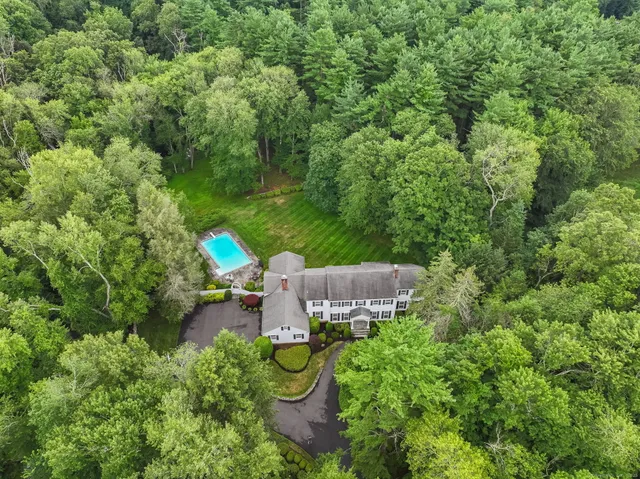 $1,600,000 | 352 Ridgefield Road, Wilton, CT 06897
