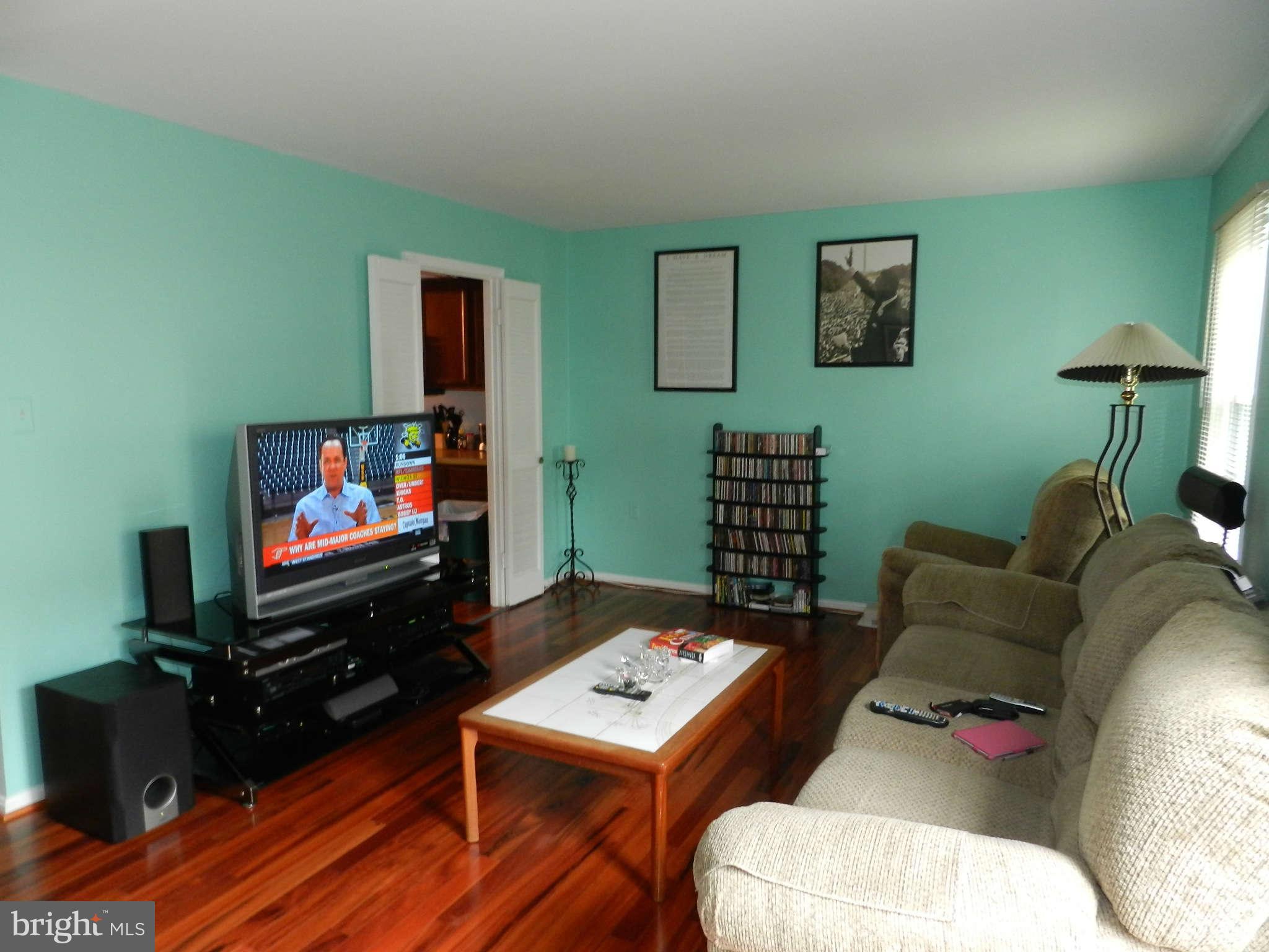 3038 Seminole Road Woodbridge, VA 22192 - Photo 10 of 25 Living Room