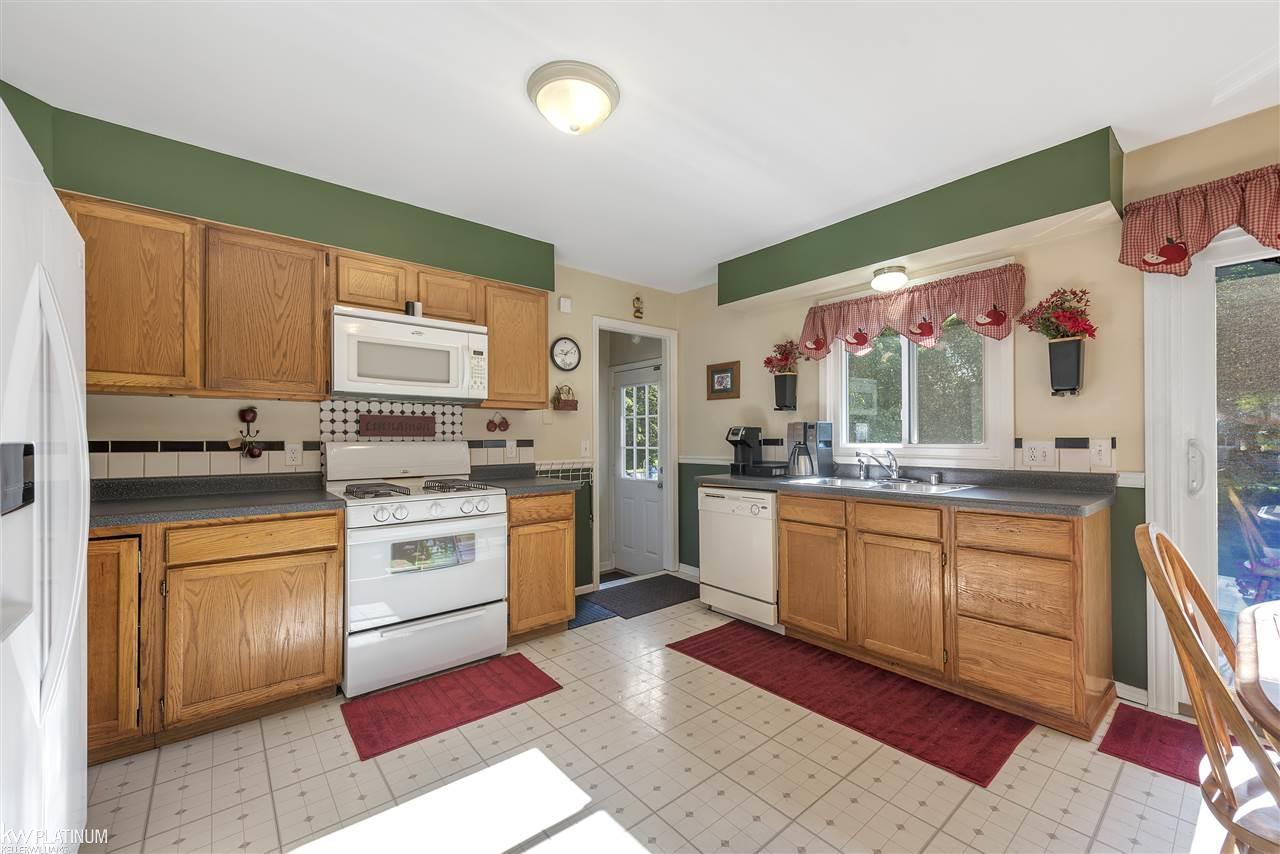 3111 Eastern Rochester, MI 48307 - Photo 15 of 23 31387937-14.JPG