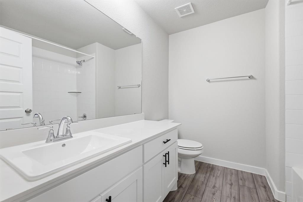 2320 Spring Side Drive Royse City, TX 75189 - Photo 21 of 25 2nd Floor Full Bath