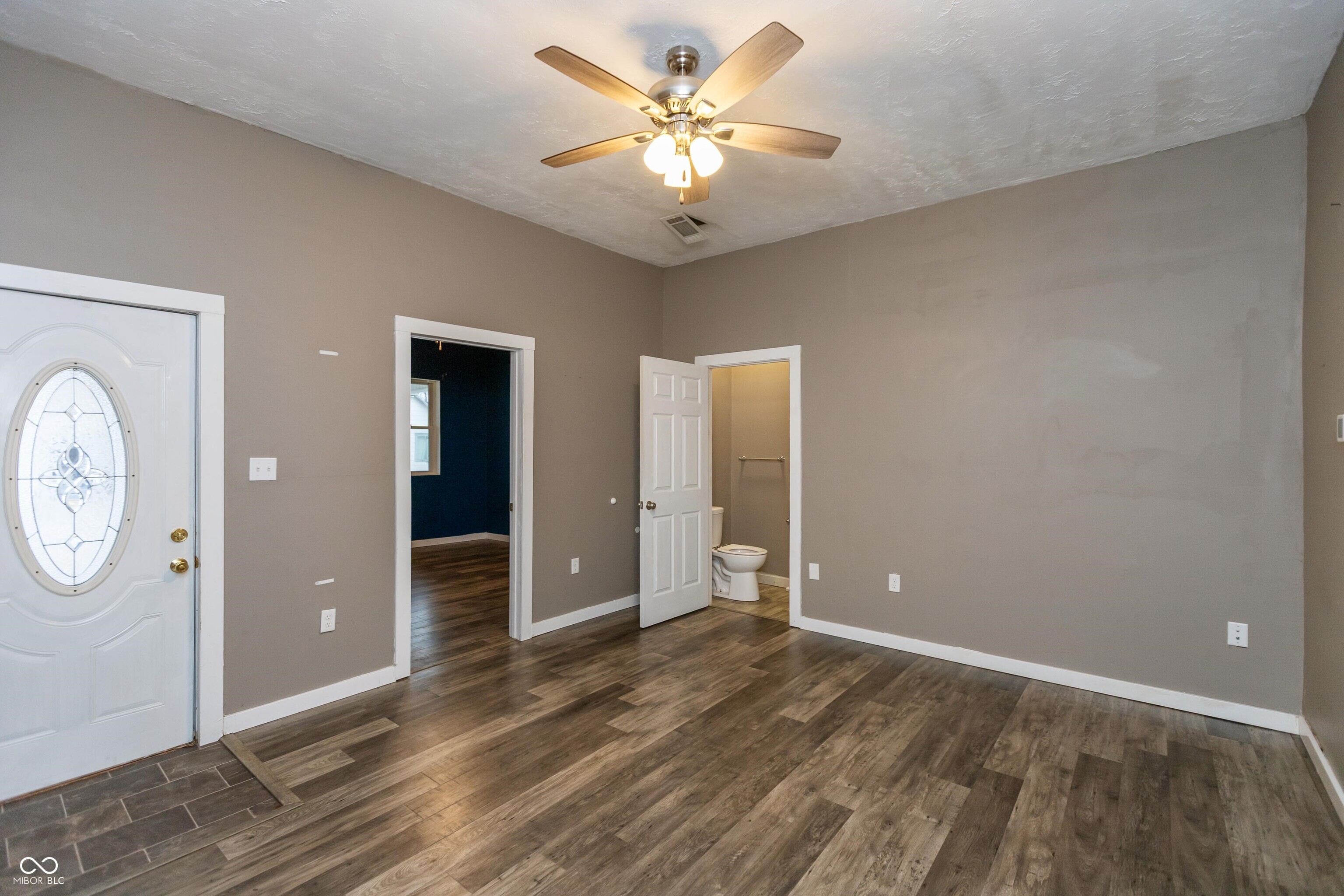 1427 Pearl Street Columbus, IN 47201 - Photo 5 of 19