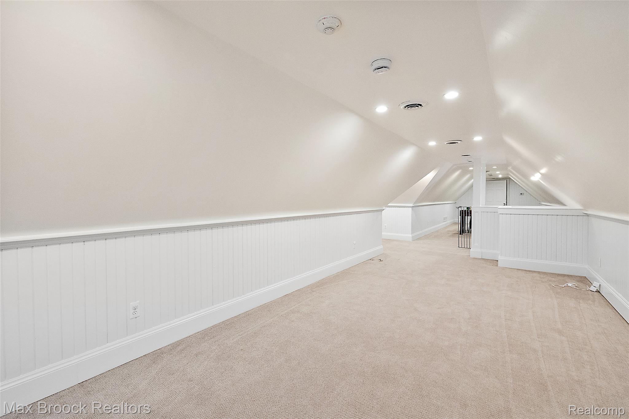 1583 Clarendon Road Bloomfield Hills, MI 48302 - Photo 56 of 73 96-1583 Clarendon-94.jpg