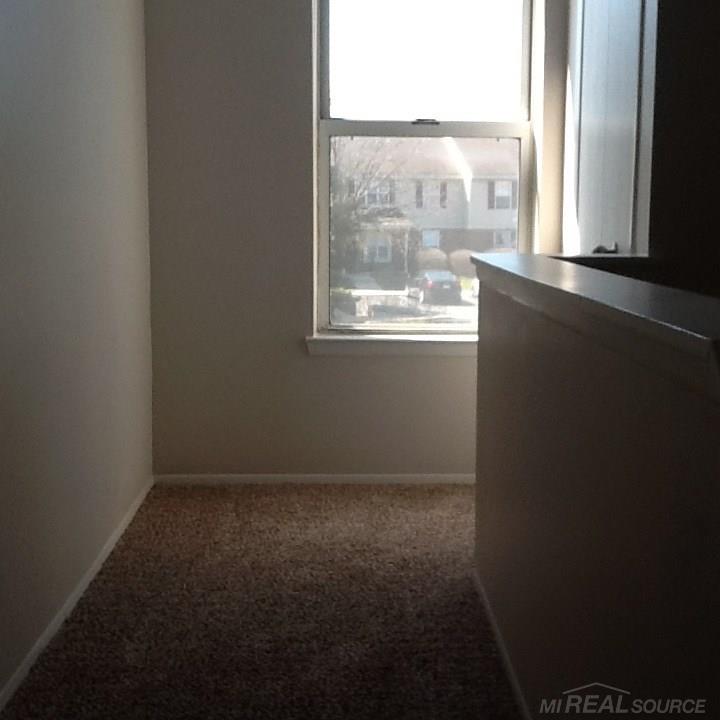 1613 O'Neil Circle, Unit 111 Rochester Hills, MI 48307 - Photo 6 of 33