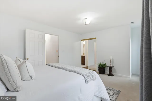 $600,000 | 5820 Watermark Circle, Centreville, VA 20120