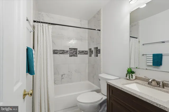 $600,000 | 5820 Watermark Circle, Centreville, VA 20120