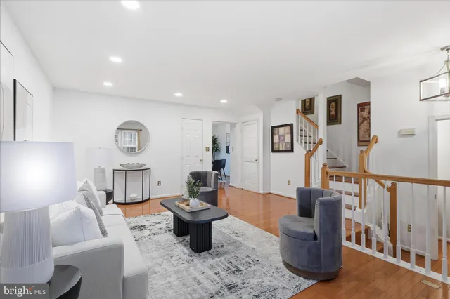 $600,000 | 5820 Watermark Circle, Centreville, VA 20120