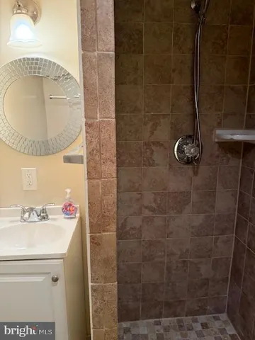 $600,000 | 5820 Watermark Circle, Centreville, VA 20120