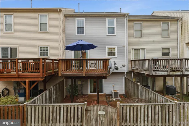 $600,000 | 5820 Watermark Circle, Centreville, VA 20120