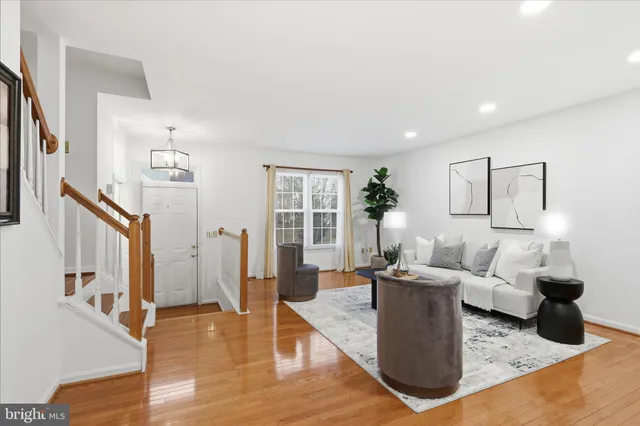 $600,000 | 5820 Watermark Circle, Centreville, VA 20120