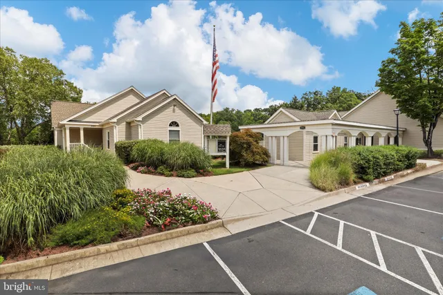 $600,000 | 5820 Watermark Circle, Centreville, VA 20120