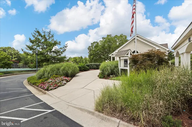 $600,000 | 5820 Watermark Circle, Centreville, VA 20120