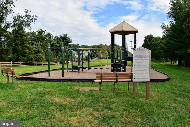 $600,000 | 5820 Watermark Circle, Centreville, VA 20120