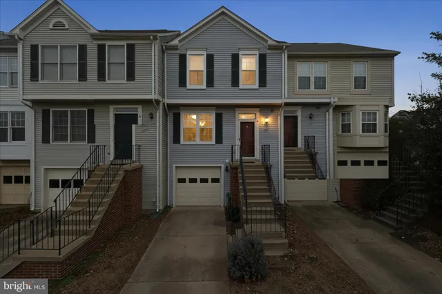 $600,000 | 5820 Watermark Circle, Centreville, VA 20120