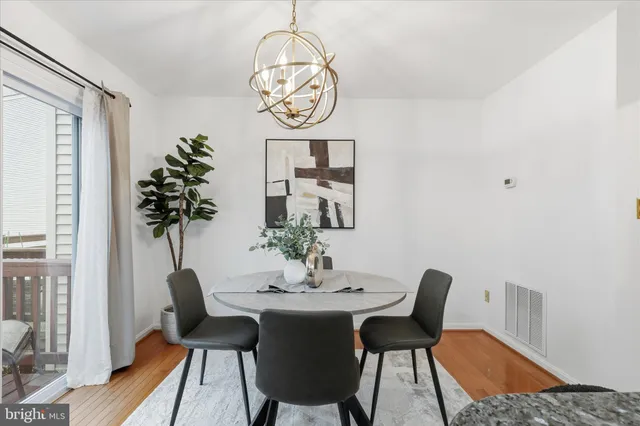 $600,000 | 5820 Watermark Circle, Centreville, VA 20120