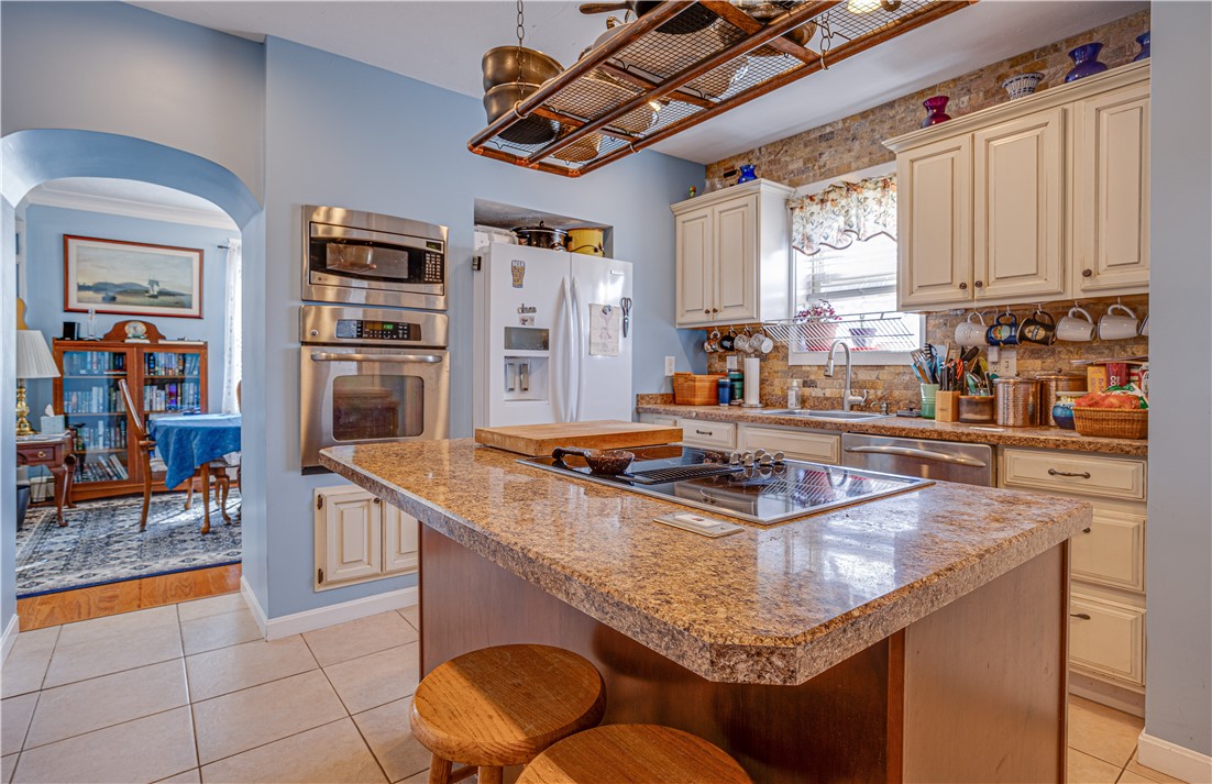 173 Oregon Avenue Woonsocket, RI 02895 - Photo 13 of 27