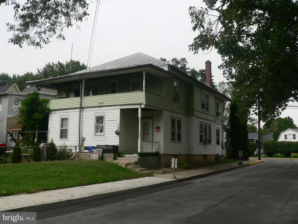 229 North Cedar Street Lititz, PA 17543 - Photo 3 of 5
