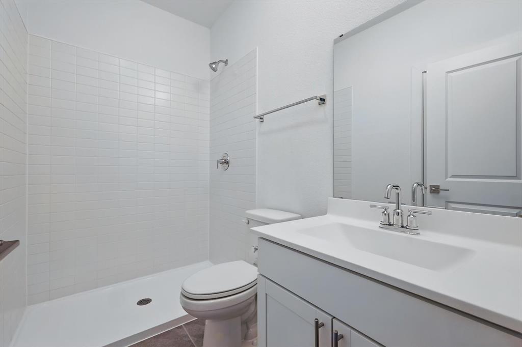 2238 Maple Ridge Drive Van Alstyne, TX 75495 - Photo 4 of 38 Hall bath main floor, stand up shower