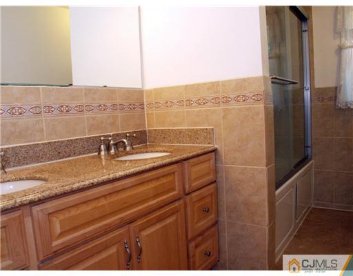1 Meredith Road Edison, NJ 08817 - Photo 12 of 19