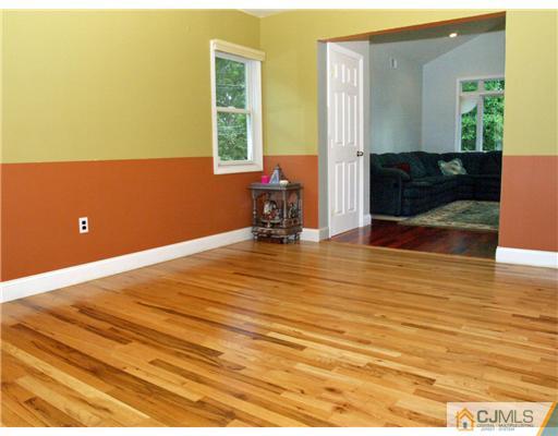 1 Meredith Road Edison, NJ 08817 - Photo 4 of 19