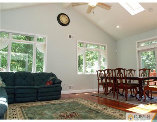1 Meredith Road Edison, NJ 08817 - Photo 5 of 19