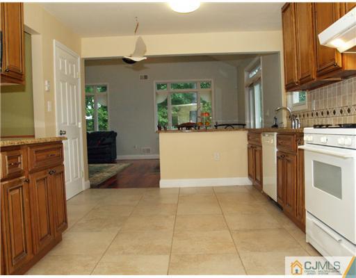 1 Meredith Road Edison, NJ 08817 - Photo 6 of 19