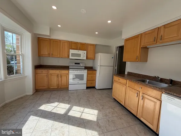 $3,500 | 2998 Covington Street, Fairfax, VA 22031