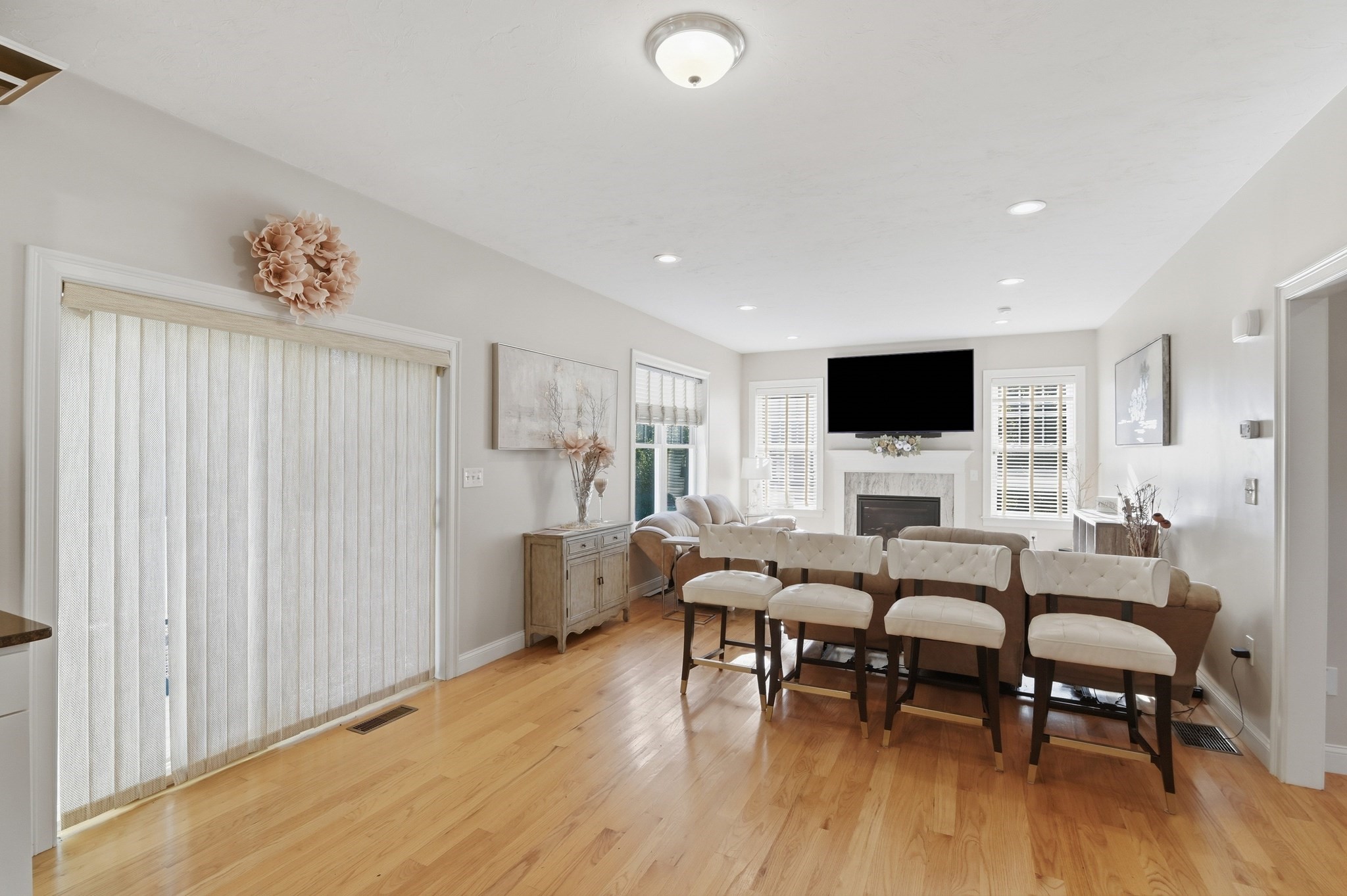 60 Foxboro Road Wrentham, MA 02093 - Photo 9 of 35 Gallery Image 9