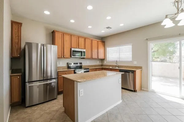 $1,995 | 8183 West Carol Avenue, Peoria, AZ 85345