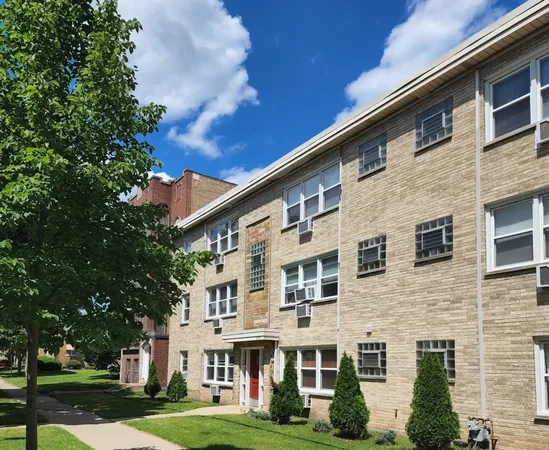 $2,000 | 8847 La Crosse Avenue, Unit 304, Skokie, IL 60077