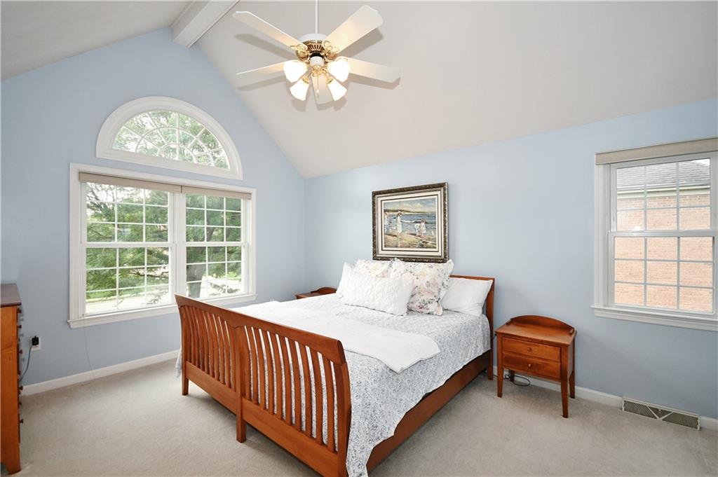 414 Meadow View Drive McKees Rocks, PA 15136 - Photo 14 of 25 Gallery Image 14