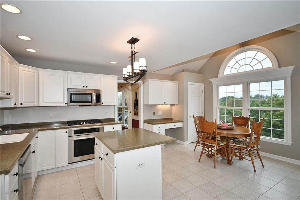 414 Meadow View Drive McKees Rocks, PA 15136 - Photo 3 of 25 Gallery Image 3