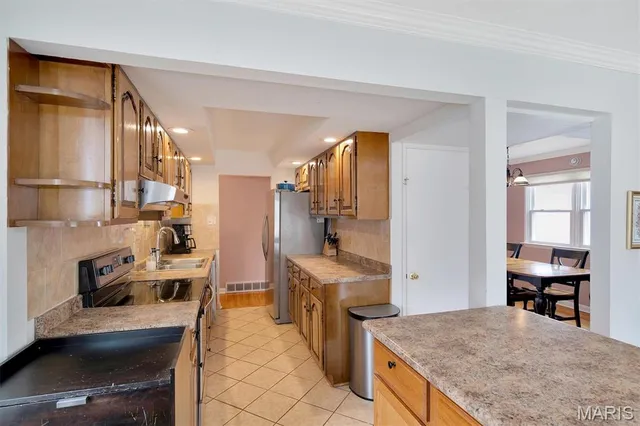 $325,000 | 10808 Clearwater Drive, St. Louis, MO 63123