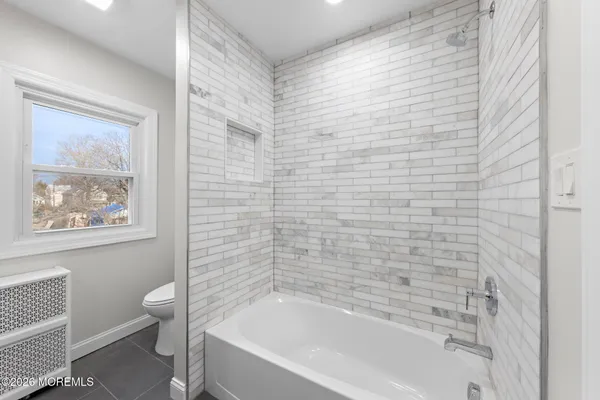 $2,600 | 260 Main Street, Unit 2, Matawan, NJ 07747