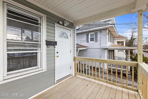 $2,600 | 260 Main Street, Unit 2, Matawan, NJ 07747