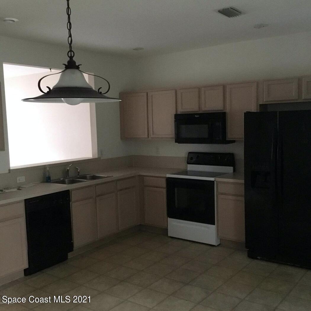 55 Pinafore Place Indialantic, FL 32903 - Photo 2 of 12 Screen Shot 2021-03-30 at 10.42.27 AM
