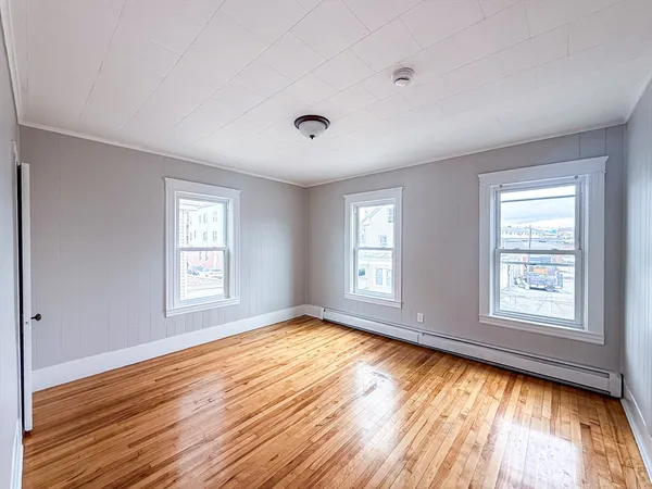 $2,000 | 18 Ellsworth Street, Unit 3, Worcester, MA 01610