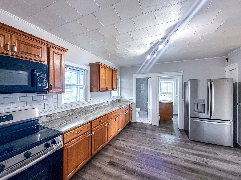 18 Ellsworth Street, Unit 3 Worcester, MA 01610 - Photo 2 of 15