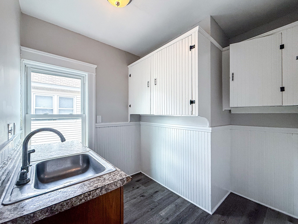 18 Ellsworth Street, Unit 3 Worcester, MA 01610 - Photo 5 of 15