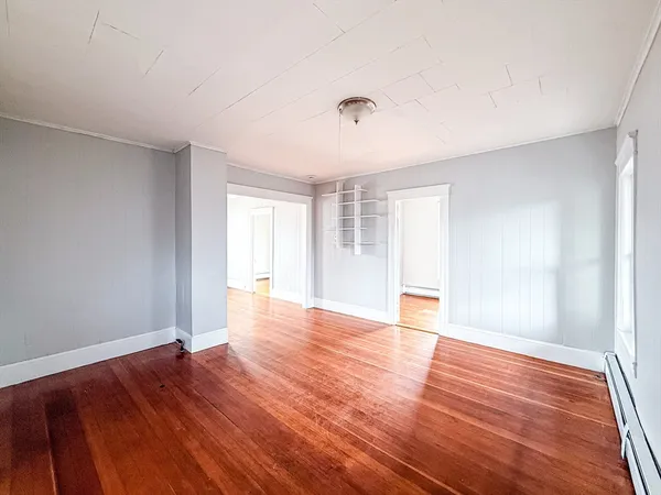 $2,000 | 18 Ellsworth Street, Unit 3, Worcester, MA 01610