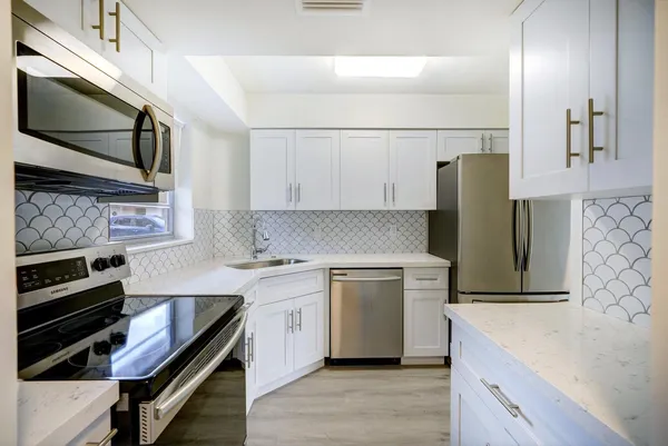 $2,000 | 18081 Southeast Country Club Drive, Unit 265, Tequesta, FL 33469
