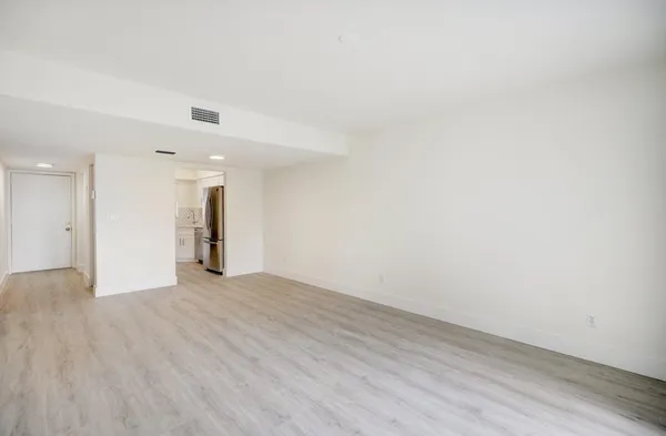 $2,000 | 18081 Southeast Country Club Drive, Unit 265, Tequesta, FL 33469