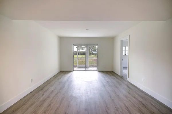 $2,000 | 18081 Southeast Country Club Drive, Unit 265, Tequesta, FL 33469