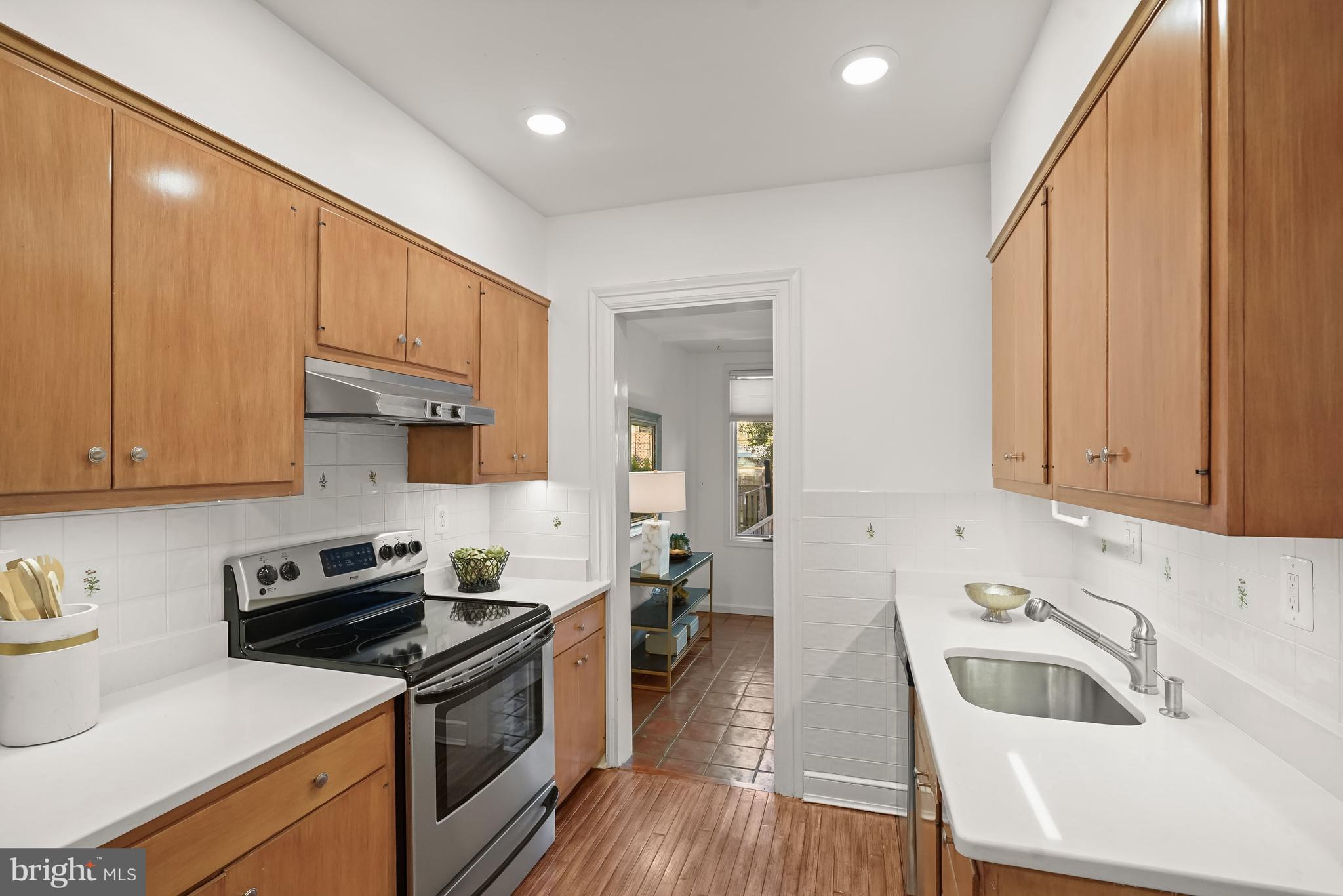 1807 37th Street Northwest Washington, DC 20007 - Photo 9 of 26