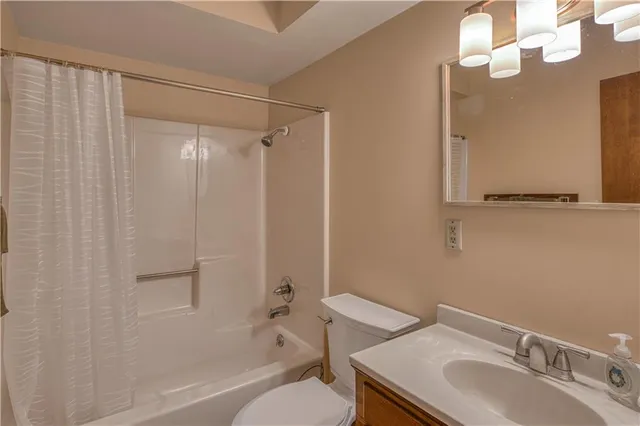 $149,000 | 1124 West 2nd Street, Pittsburg, KS 66762