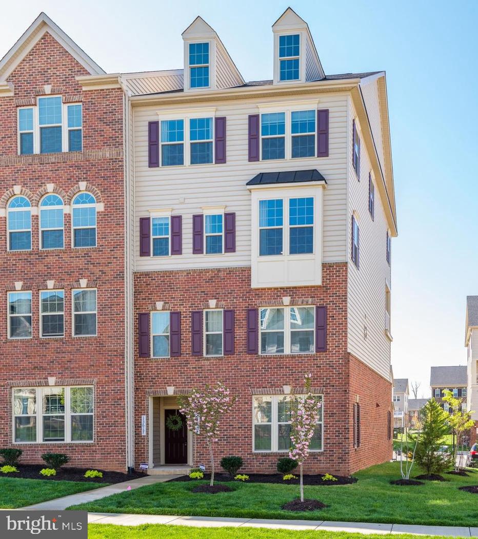 13617 Rockingham Lane Gainesville, VA 20155 - Photo 1 of 57 Hello Gorgeous!