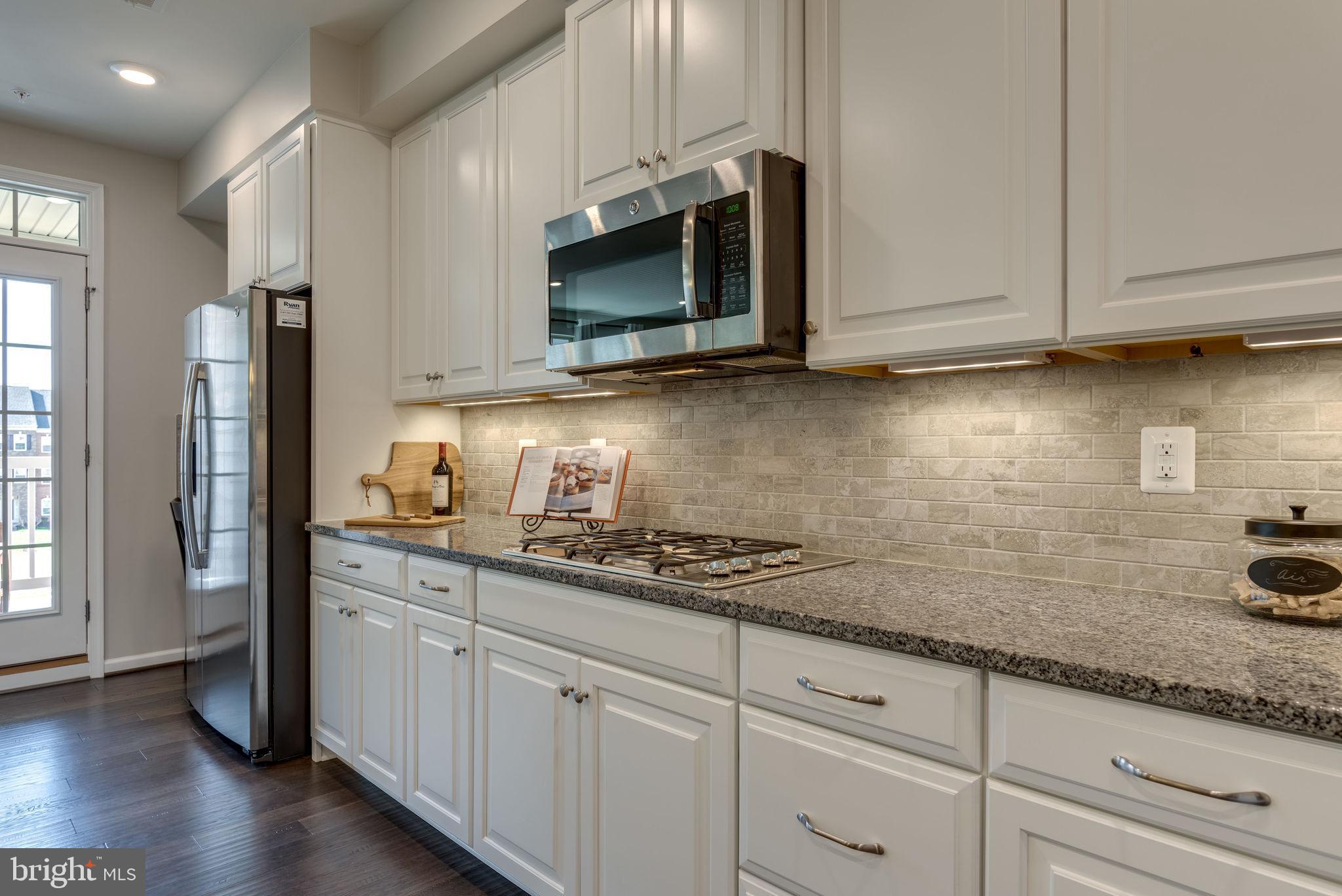 13617 Rockingham Lane Gainesville, VA 20155 - Photo 18 of 57 Sleek, Modern and Sparkling