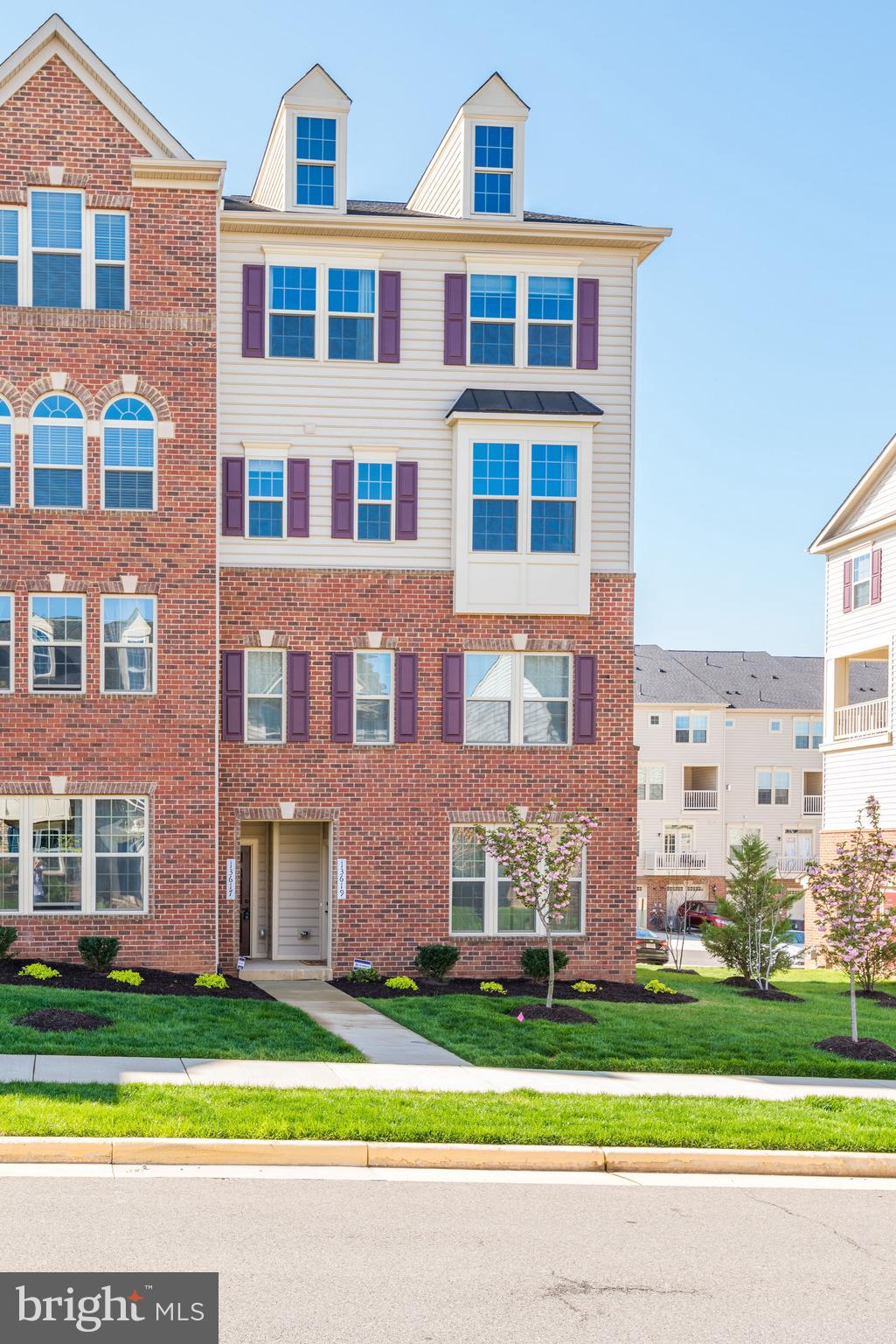 13617 Rockingham Lane Gainesville, VA 20155 - Photo 3 of 57 Upper two levels of this end unit will be yours!