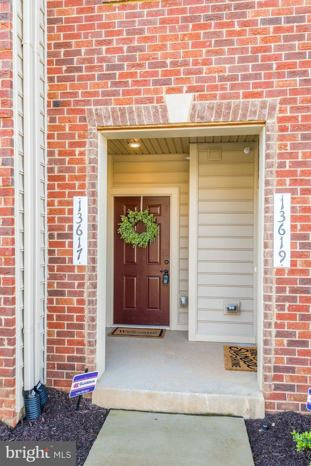 13617 Rockingham Lane Gainesville, VA 20155 - Photo 4 of 57 A beautiful covered front entry way